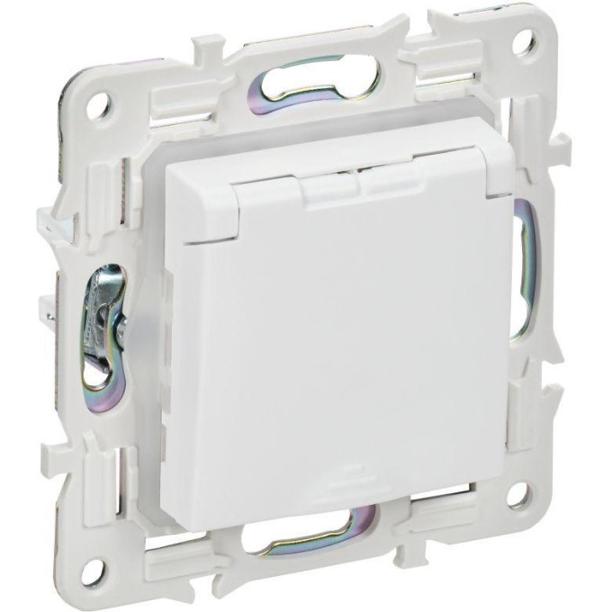 Розетка 1-местная IEK SK-R16-16-44-K01 SKANDY 16А IP44 с заземл. Защ. Штроки с крышкой SK-R11W арктический белый